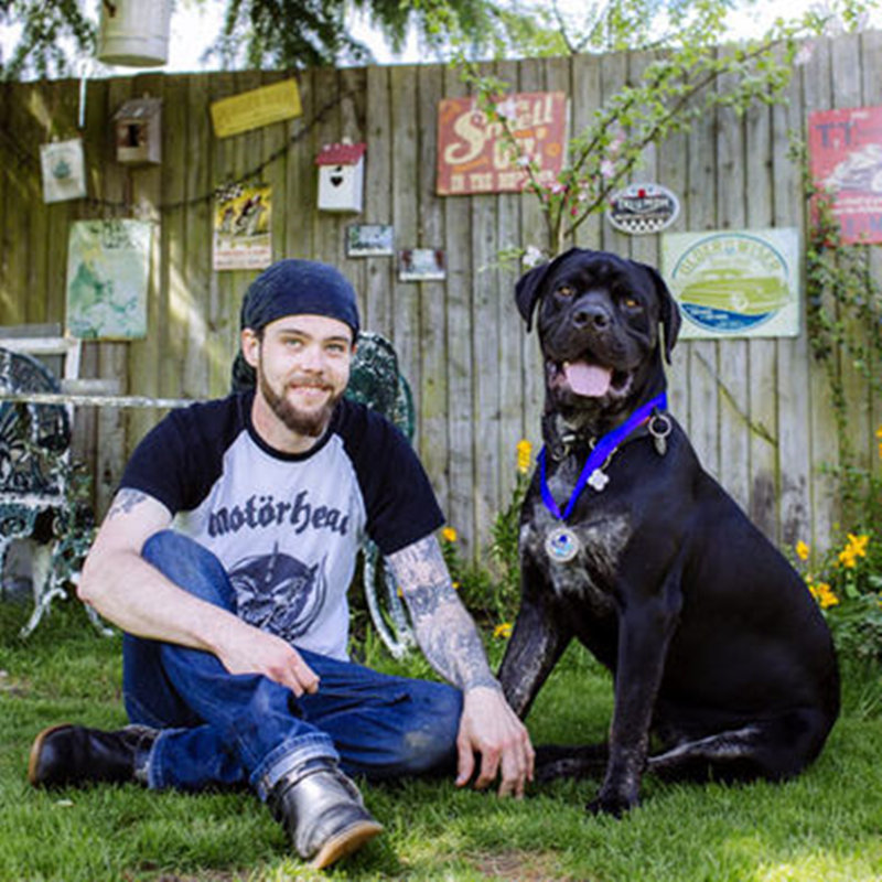 как този нежен гигант спаси живота на двама братя,