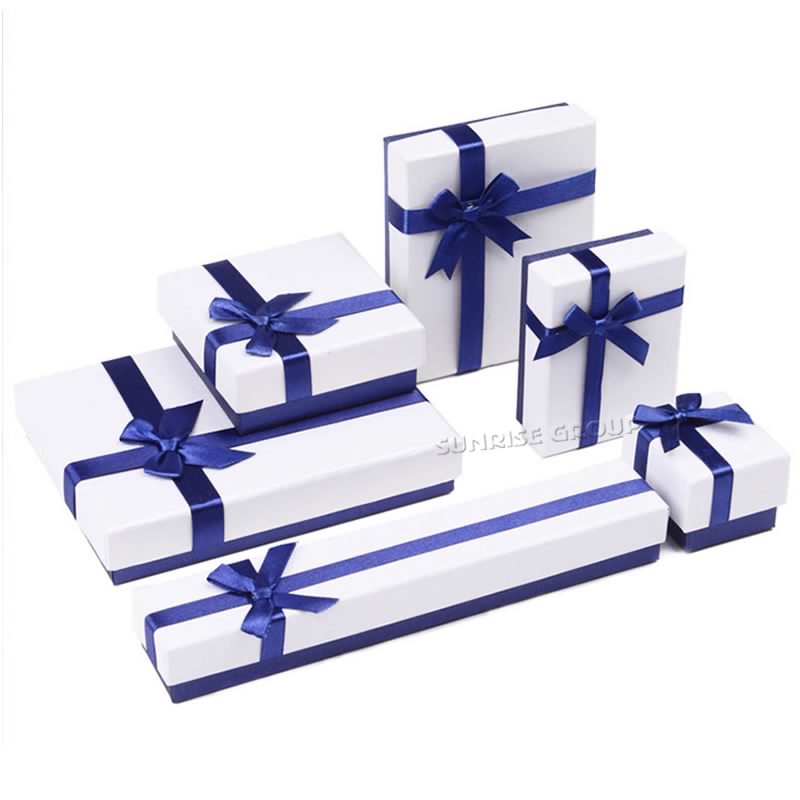 Индивидуално картонена кутия за подаръци за бижута