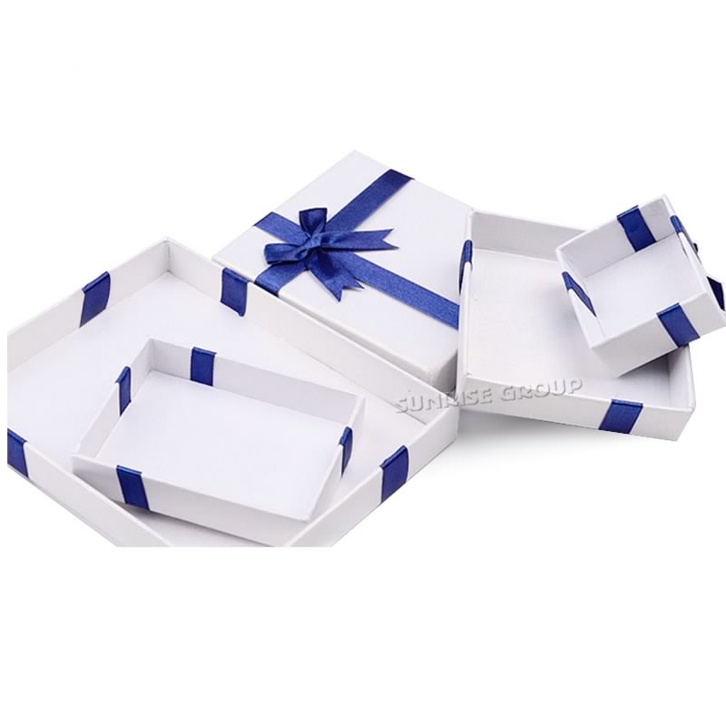 Индивидуално картонена кутия за подаръци за бижута