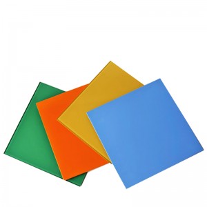 Оцветено стъкло