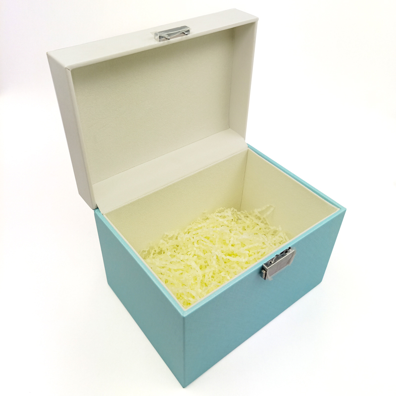 Обикновена кутия за съхранение на бижута от PU кожа със сватбен подарък за заключване