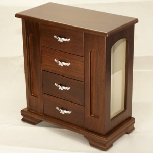 Класическа кутия за бижута