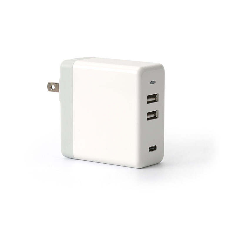 KPS-8407LC typec PD + два USB порта AC адаптер (щепсел от САЩ / ЕС)