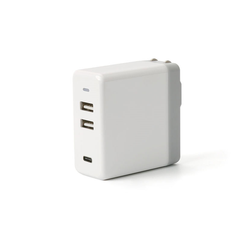 KPS-8407LC typec PD + два USB порта AC адаптер (щепсел от САЩ / ЕС)