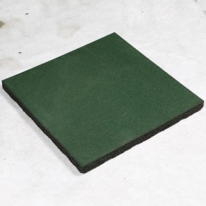 Китай производител износоустойчив SBR каучук спорт мат каучукова подова плочка за центъра на децата