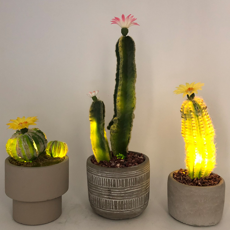 LED изкуствен кактус в декоративна стъклена саксия Faux сочна декорация