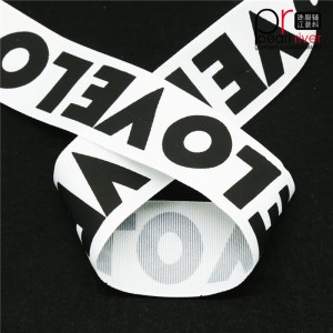 Бяла висококачествена лента