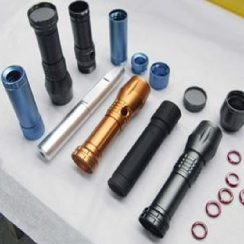 Персонализирани CNC обработка на анодизиран светкавичен светлинен корпус части OEM / ODM Добре дошли