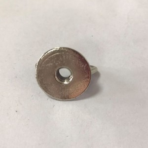 гайка на крилото