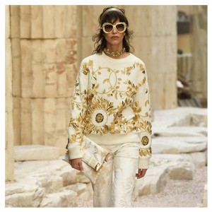 Пуловер с вълнен пуловер с дамски дизайн по цветен дизайн