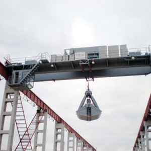 Двоен носещ кран с грайфер