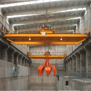 Двоен носещ кран с грайфер