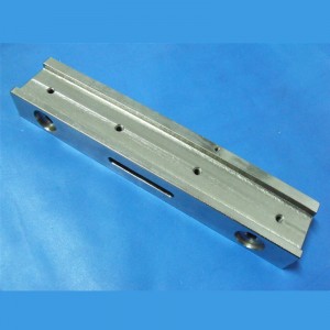 Опаковъчни машини запечатват челюсти