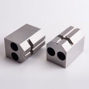 по поръчка всички стоманени студено коване затягащ винт главна матрица