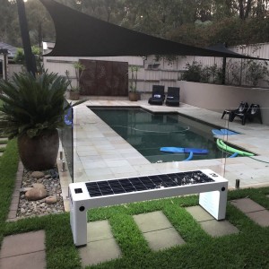 Гореща разпродажба на открито мебели USB зарядно за телефон Соларно захранване Smart Metal пейка