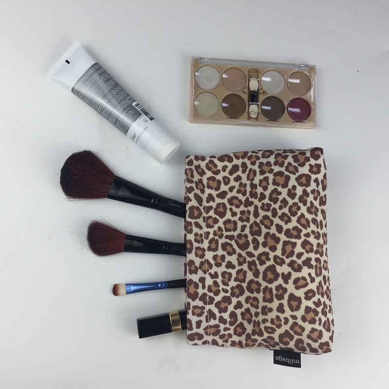 Леопардова живописна козметична чанта RPET материал