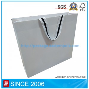 Луксозна бяла хартиена торбичка за облекло с обърнато дъно