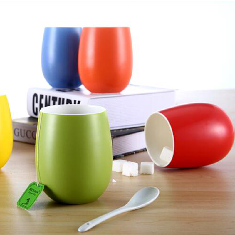 Търговски цвят на стъкло керамични чаши с дръжка на чаши за кафе с добро качество
