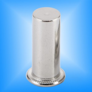 Кръгло тяло с плоска глава, близък край