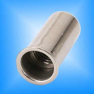 Намаляване на главата с кръгло тяло, близък край