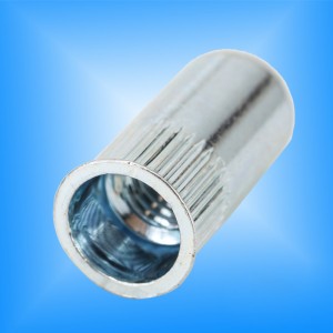 Намаляване на главата Изтеглено тяло, близък край