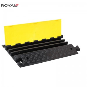 3 канала протектор за кабелна рампа