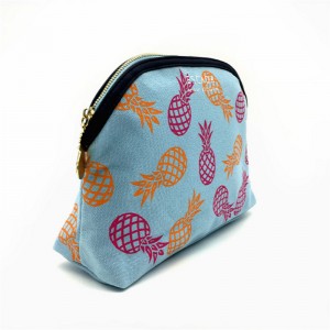 платна козметична чанта