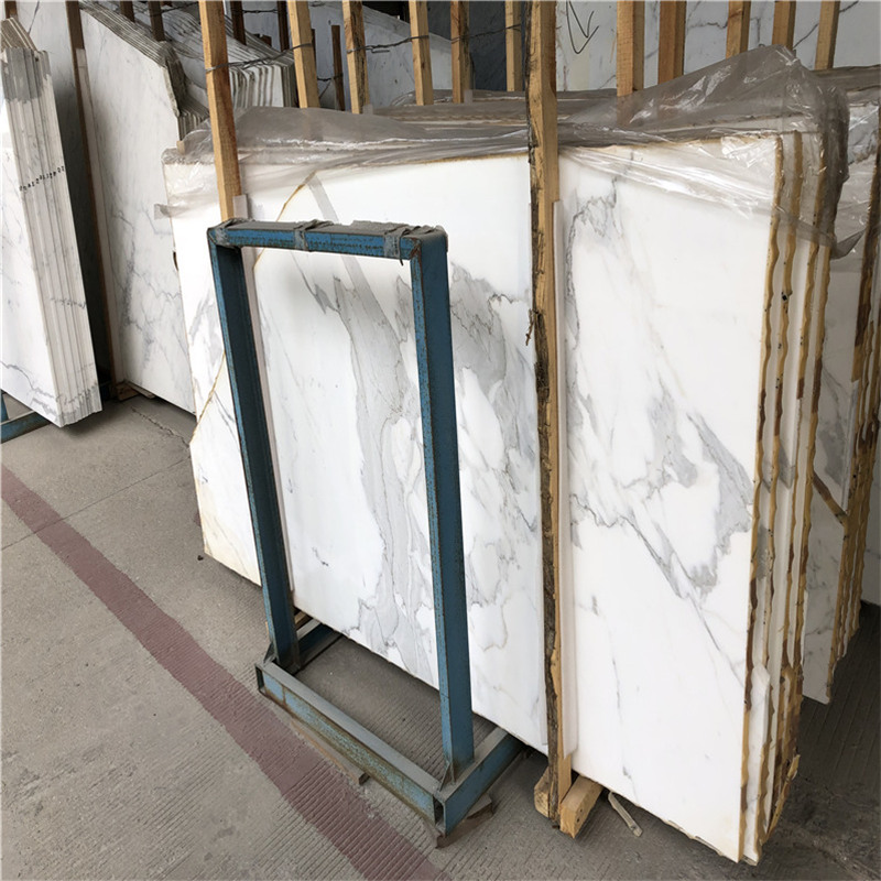 Мраморна плоча Bianco Statuario