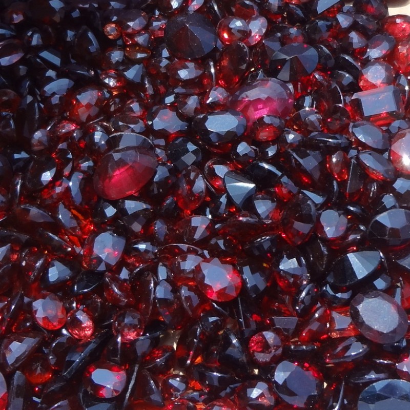 Сватбени бижута червено гранат рубинено колие жени кристална висулка
