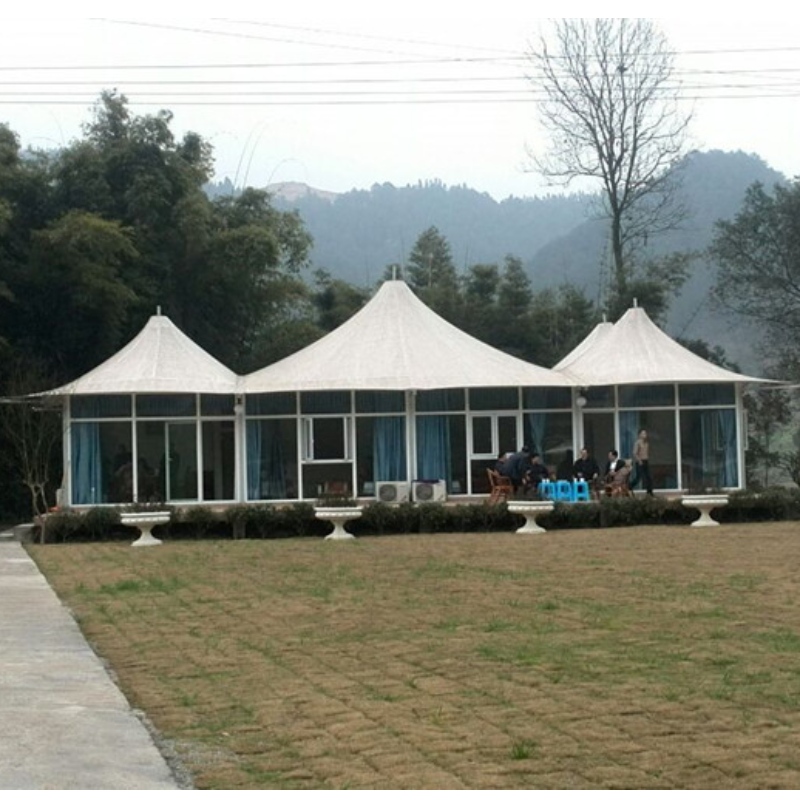 Prefab House Three Peaks Shape 2-спалня PVDF Waterproof Fabric Resort Hotel Tent