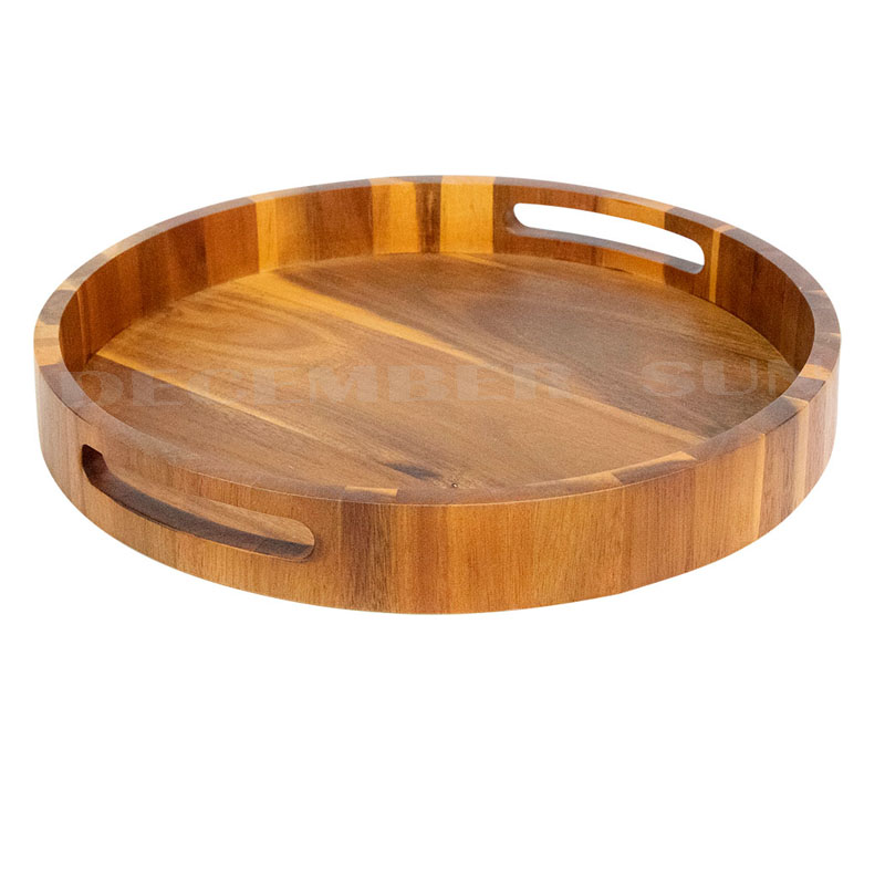 Продавам добре бамбукова дървена тава