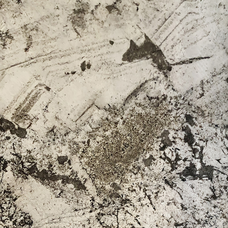 ЛУКСОЗЕН КАМЪН