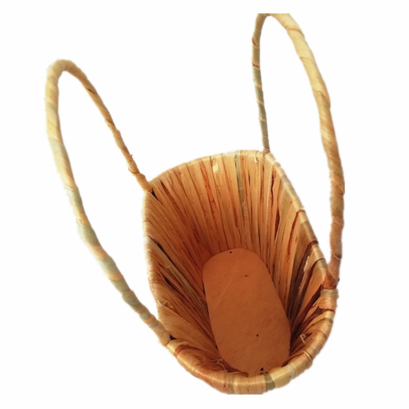 Сламена флорална кошница с дръжка