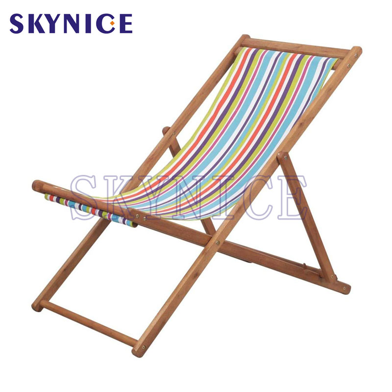 Sunshine Seaside Wooden Lounge