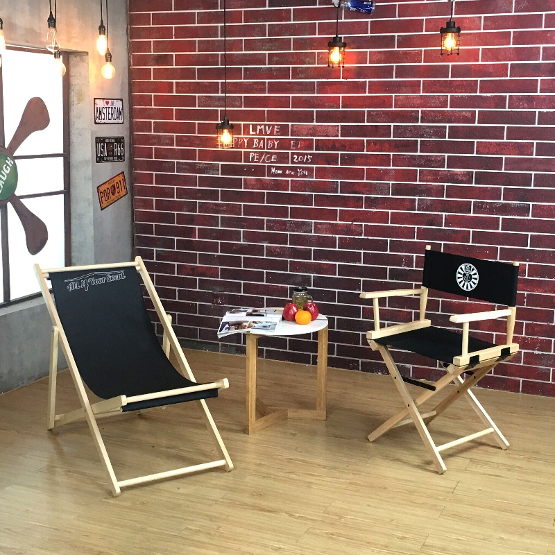 Насладете се на свободното си време с дървен плажен стол.