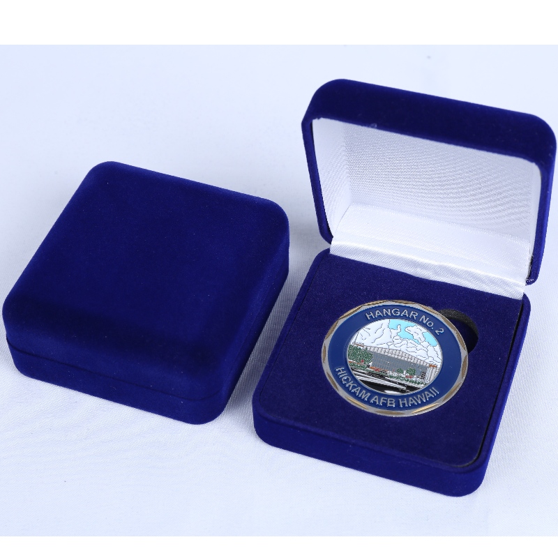 Точка D-17 кръгла форма Велвета кутия за педали, монетни значки, mm.65*68*29, тегла около 40g.