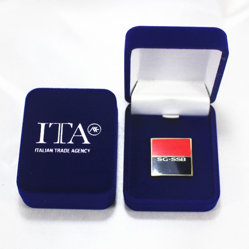 Точка F-10 кръгла форма Велвета кутия за значка или монета, mm.45*55*22, тегло около 23г