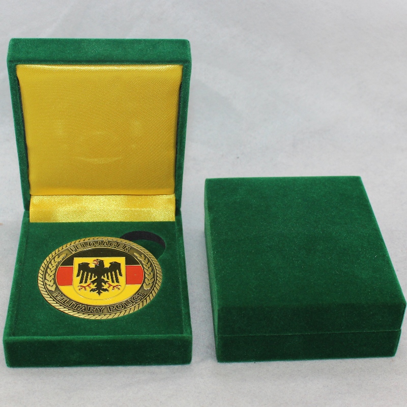 Артикул V-17 квадратна кожа от хартия за кутия за монета 45 * 53 мм, значка, копчета за ръкавели, клип за портфейл и др. 68 * 80 * 30, тежести о...