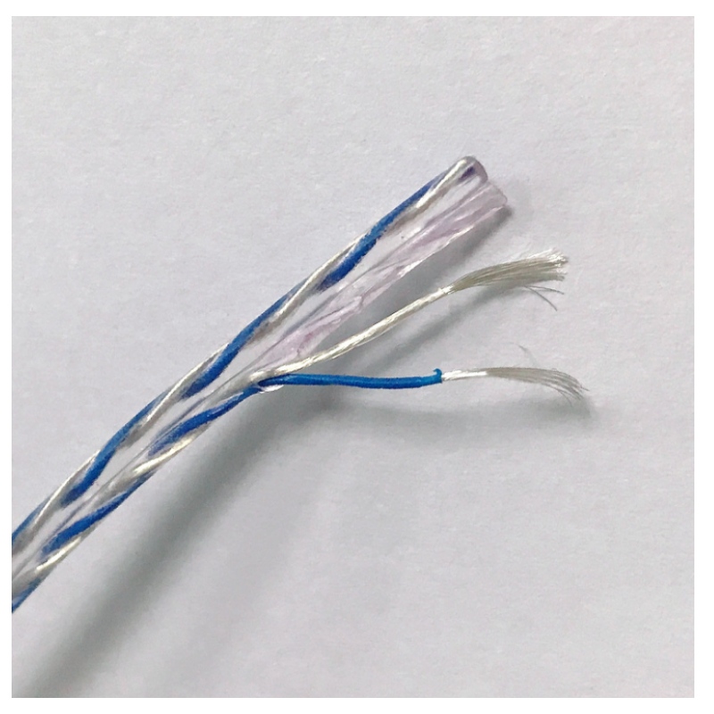 4-нишки с висока пропускливост аноксични медни позлатени сребро и син чифт са облицовани с проводници за слушалки