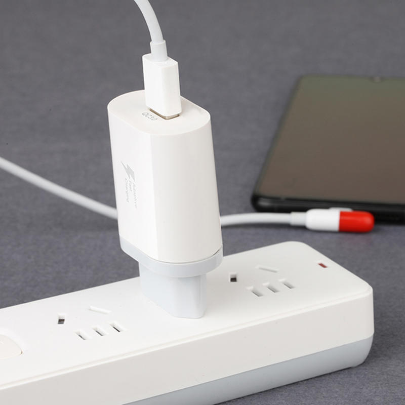 EU/US/UK PD 18W + 5V 2.4A 2 порт USB C Fast Charger универсално мулти пътнически зарядно устройство