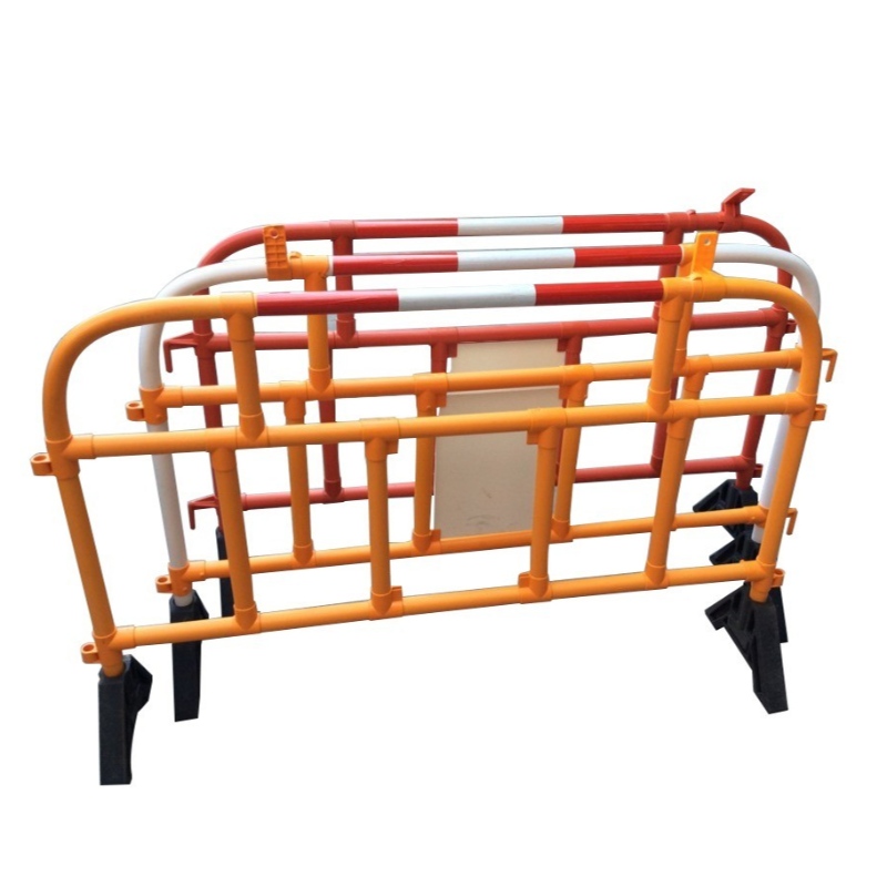 Пешеходна бариера за концерти, спортни събития и паради пластмасова барикада PVC паркинг бариера превозно средство пътна бариера