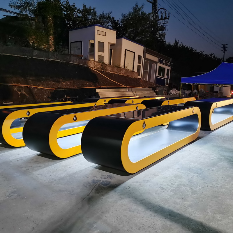 Muliti Function Wiless Зареждане на светодиоди със светла и качествена материя Solar Smart Bench