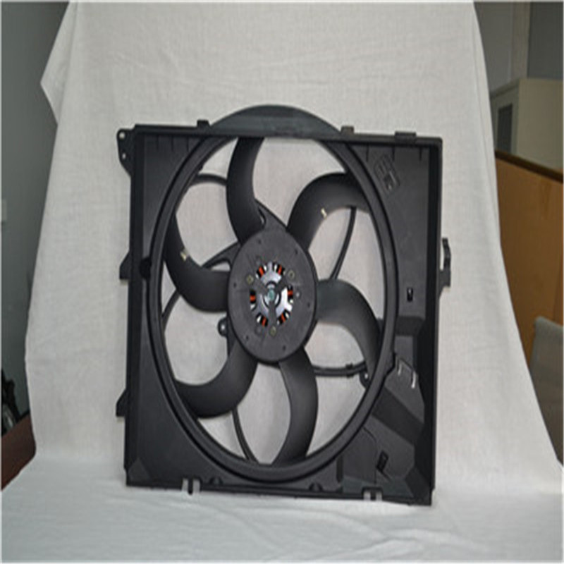 Електрически вентилатор за охлаждане на двигателя на двигателя 17117590699 17427523259 За BMW E90
