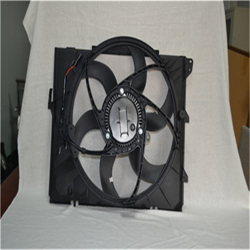 Електрически вентилатор за охлаждане на двигателя на двигателя 17117590699 17427523259 За BMW E90