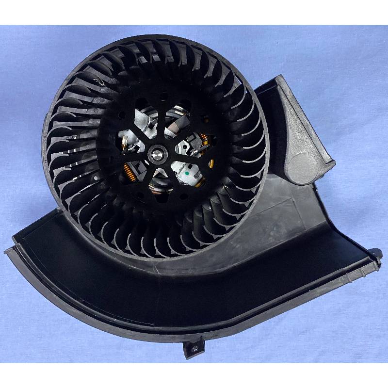 Автомобилни части A/C Blower Мотор за BMW X5 X6 E72 E71 E70