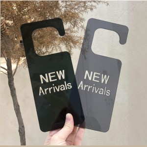 TMJ PP-539 Потребителски Акрилен дисплей марка лек луксозен магазин за дрехи цена етикет креативен билборд дисплей