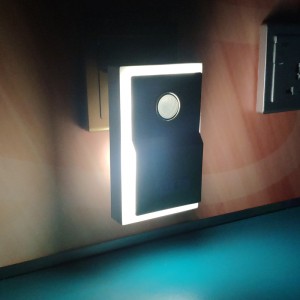 Сензорни нощни светлини M004Y