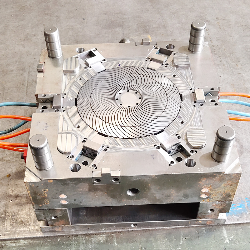 Какво трябва да се обърне внимание на дизайна на инжекционните форми