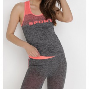 Черен и оранжев трактон