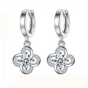 Обеци за четирилистна детелина